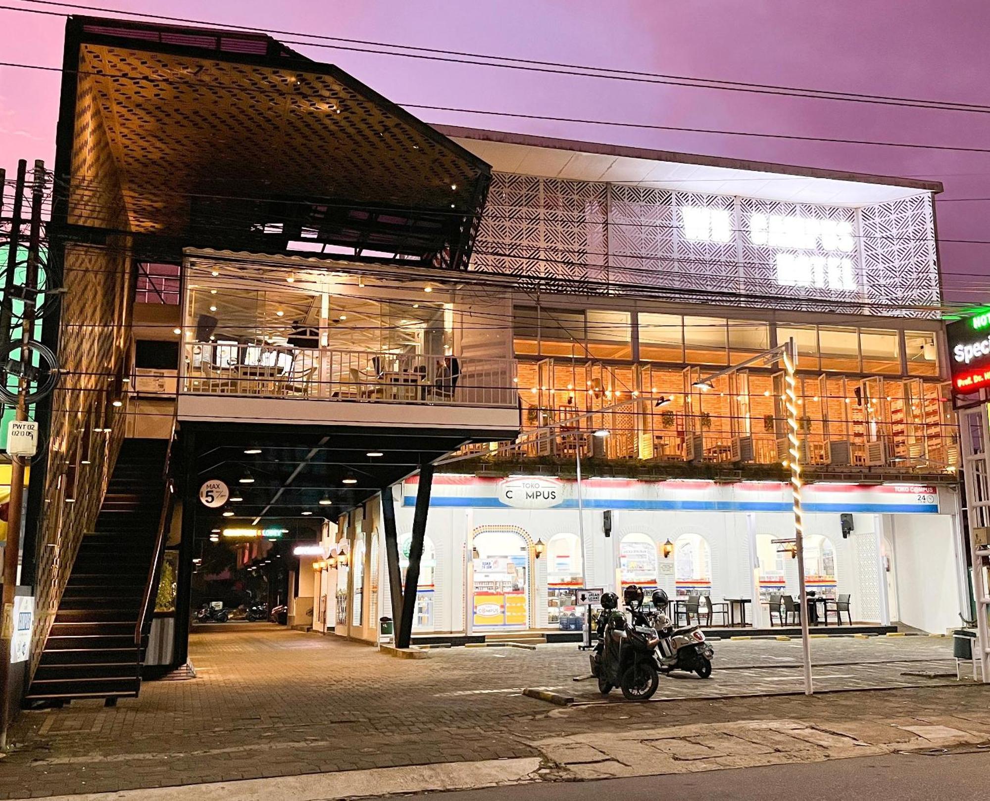 Hotel Wisata Niaga Campus Purwokerto Εξωτερικό φωτογραφία
